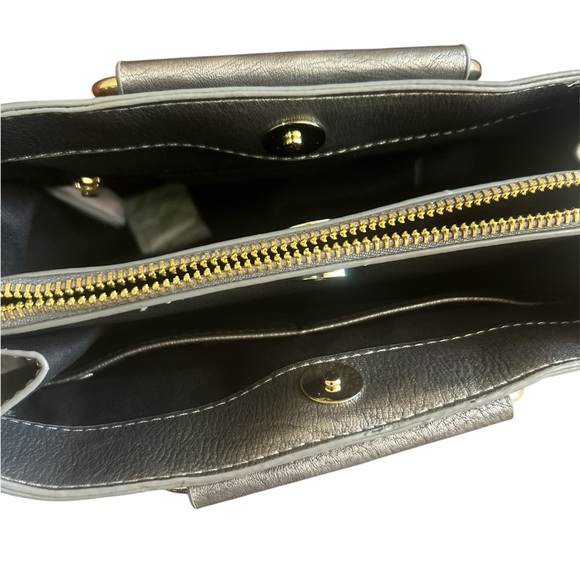 π₯³π Host pickππ IMO Imoshions NWT Pewter Purse with Shoulder Strap - Picture 5 of 6